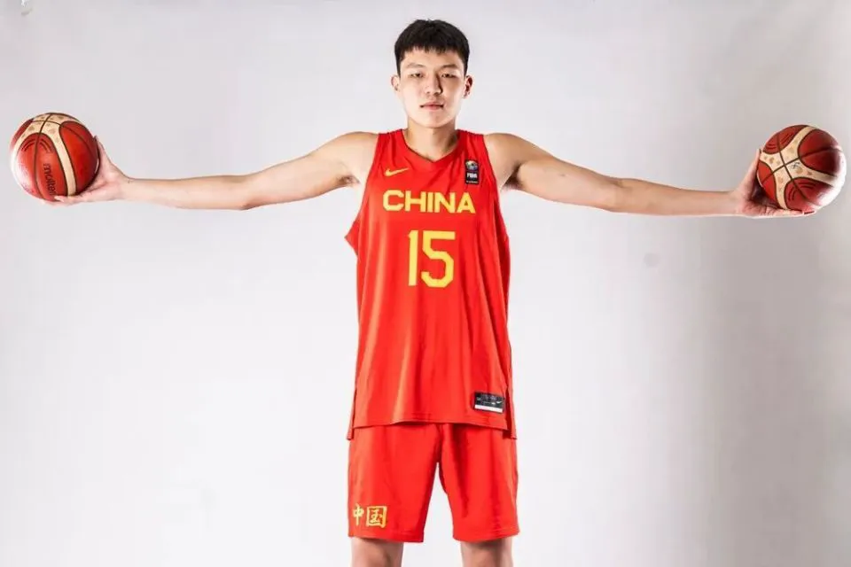 如何安排篮球主力的赛季前训练_1